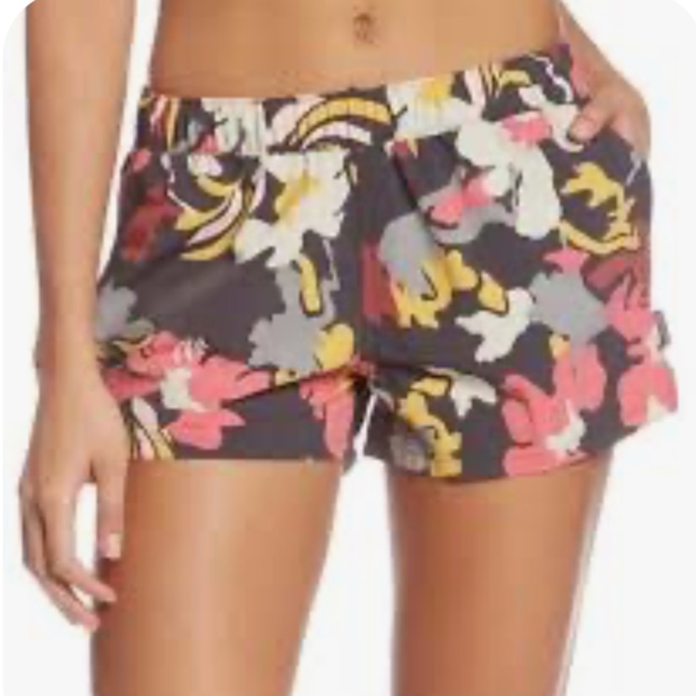 Patagonia Women’s Barely Baggie Floral Shorts Size L